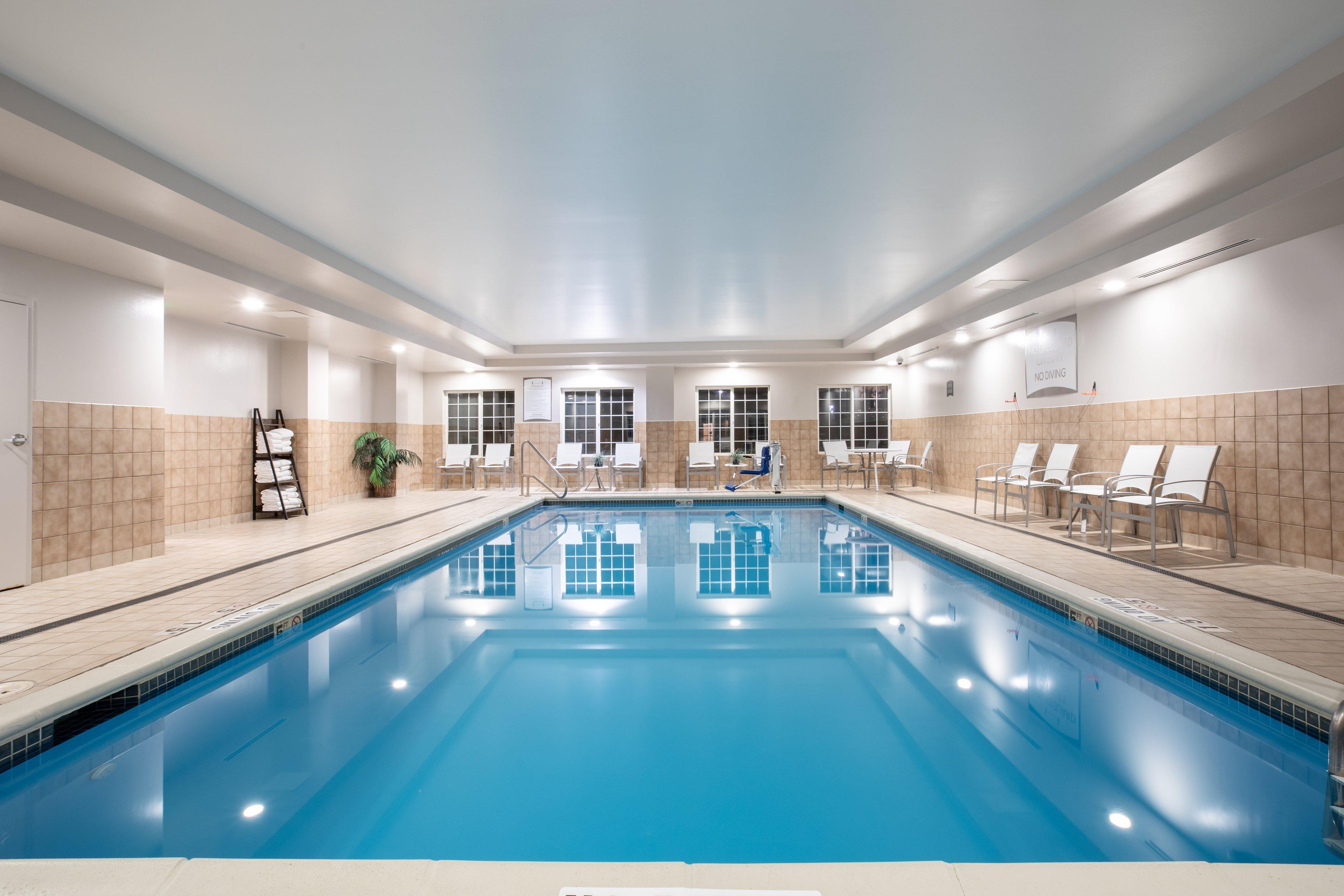 Staybridge International Airport By Ihg Hotel DEN