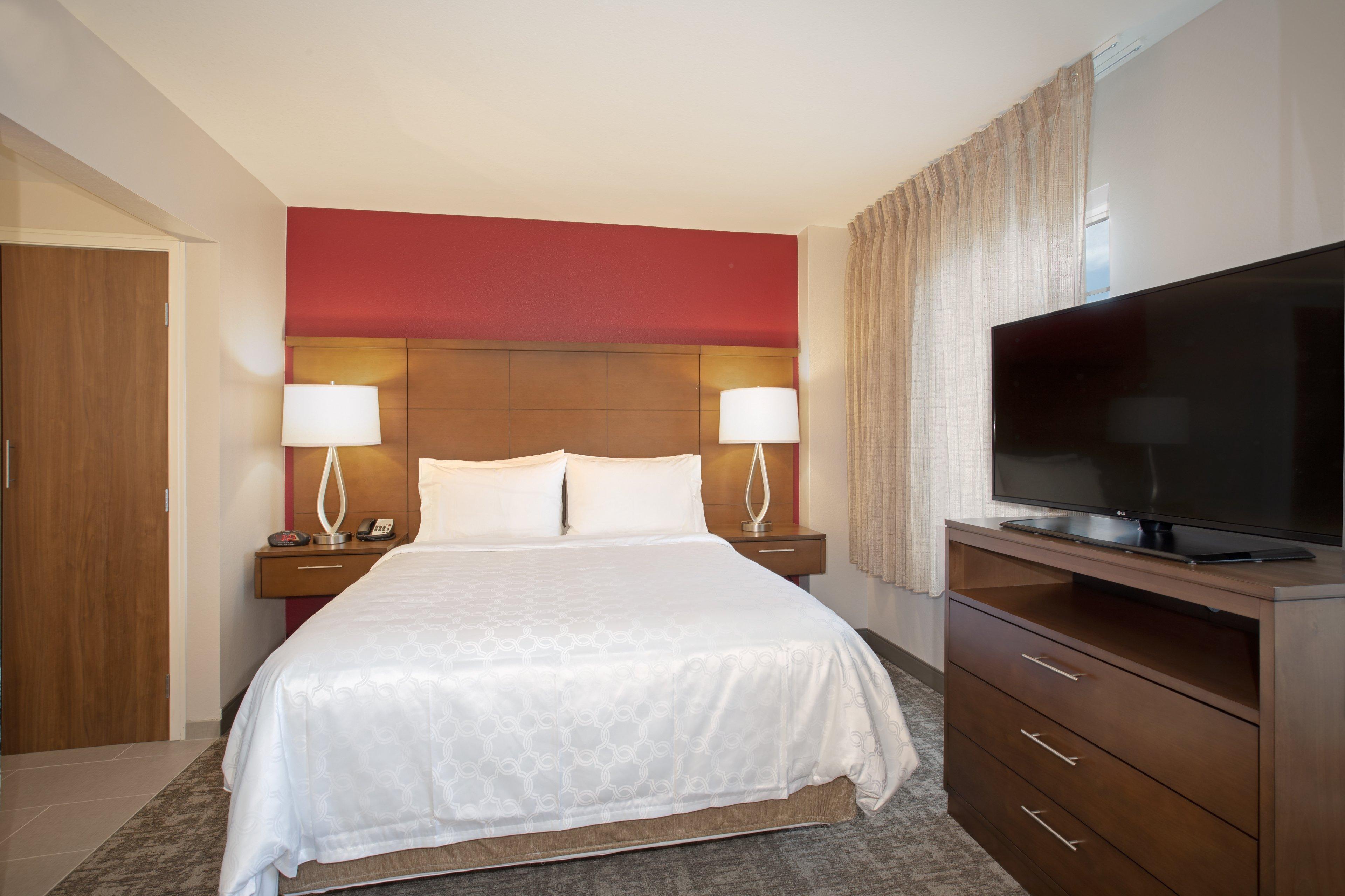 Staybridge International Airport By Ihg Hotel