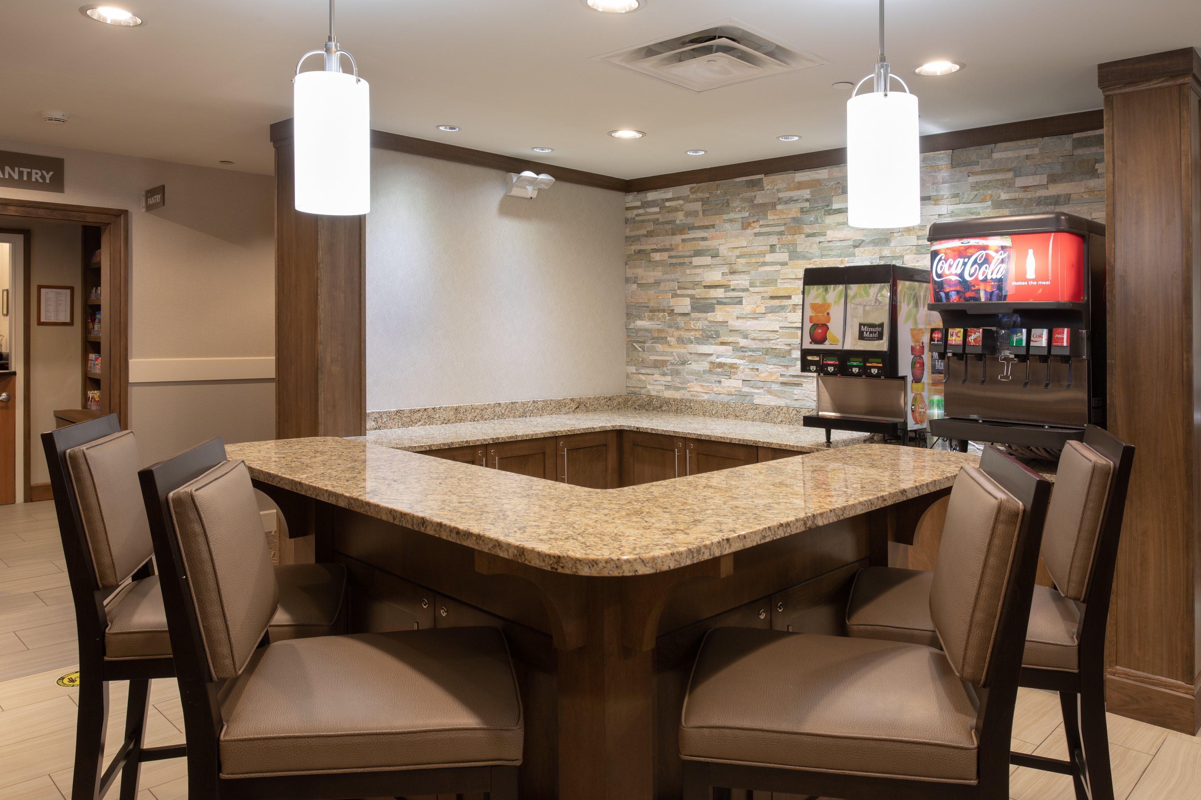 Hotel Staybridge International Airport By Ihg DEN
