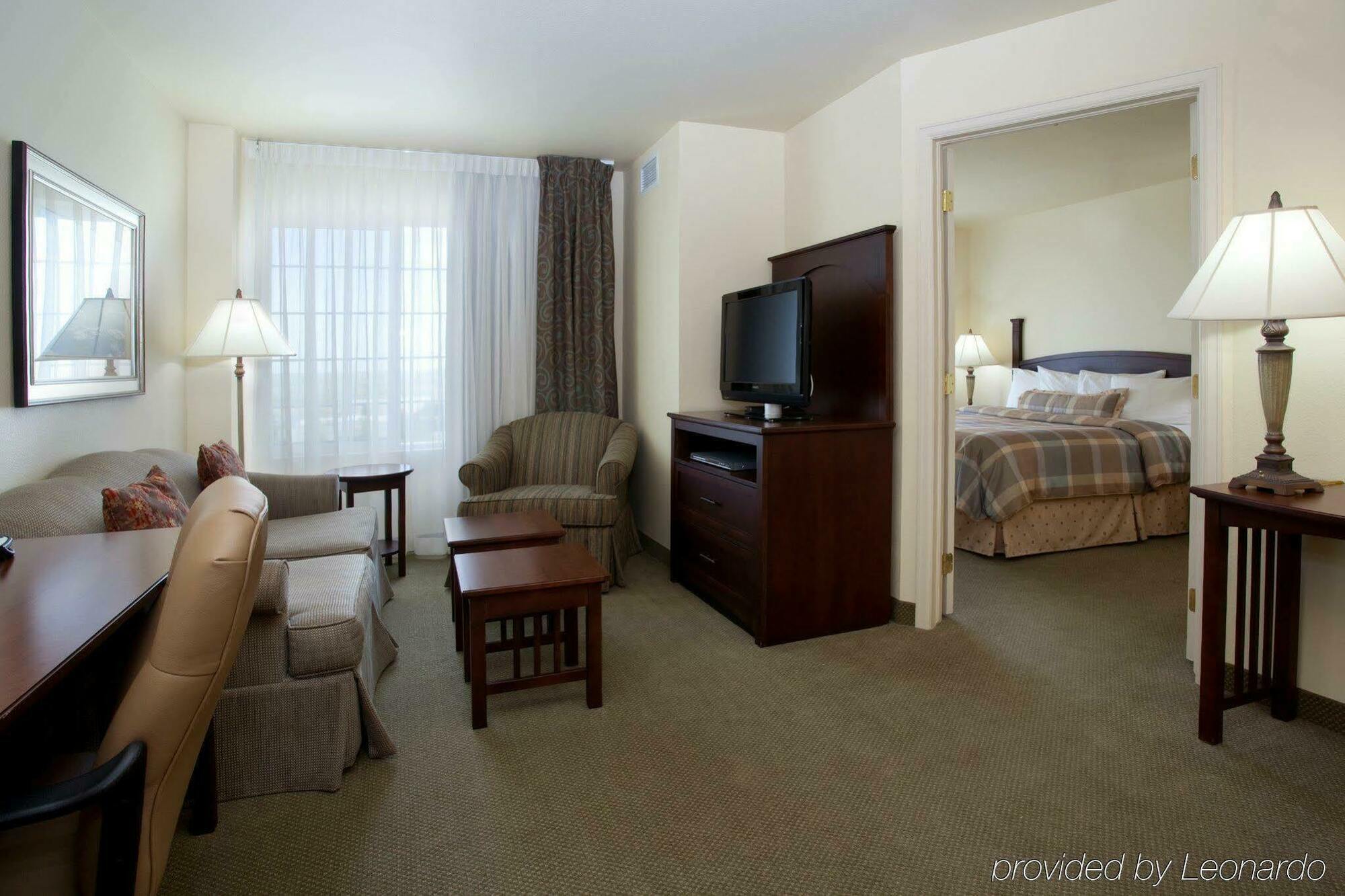 Hotel Staybridge International Airport By Ihg DEN